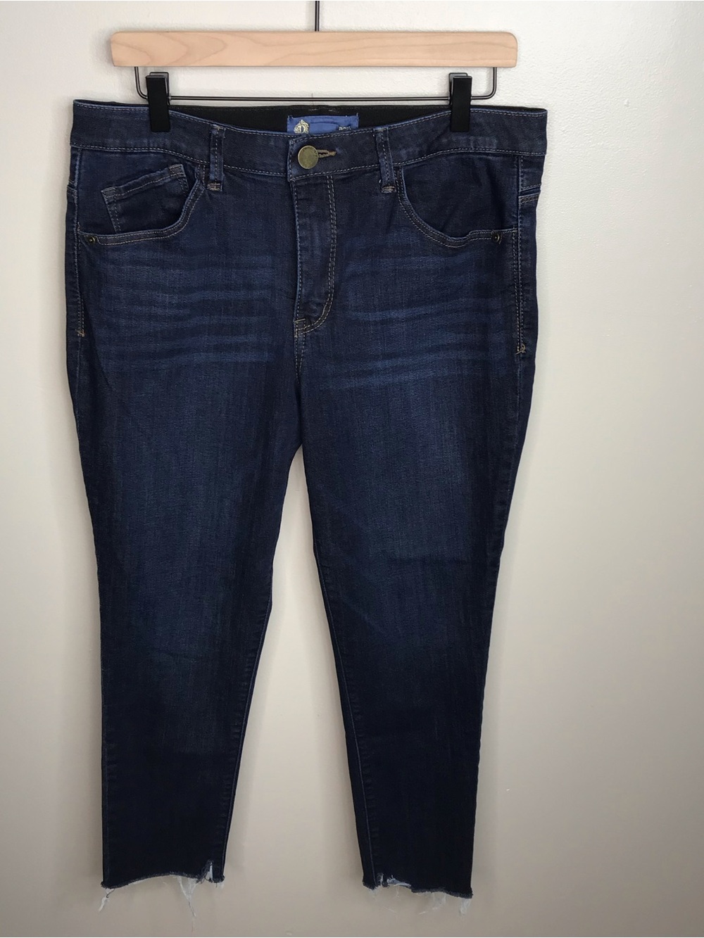 Democracy “Ab”solution Dark Blue Ankle Crop Stretch Jeans Size 10